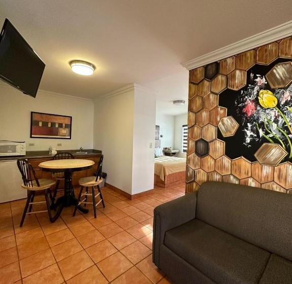 فندق Colonial De Nogales