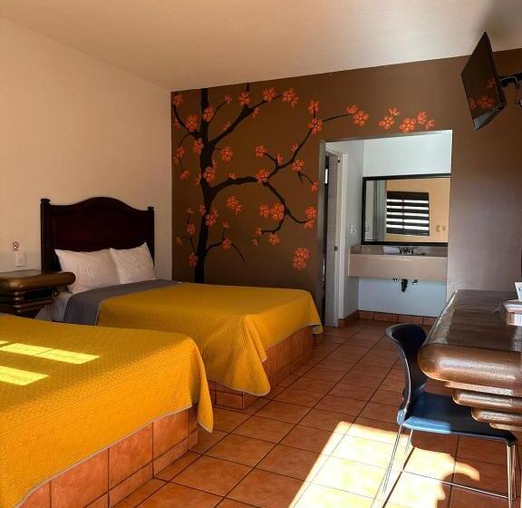 فندق Colonial De Nogales