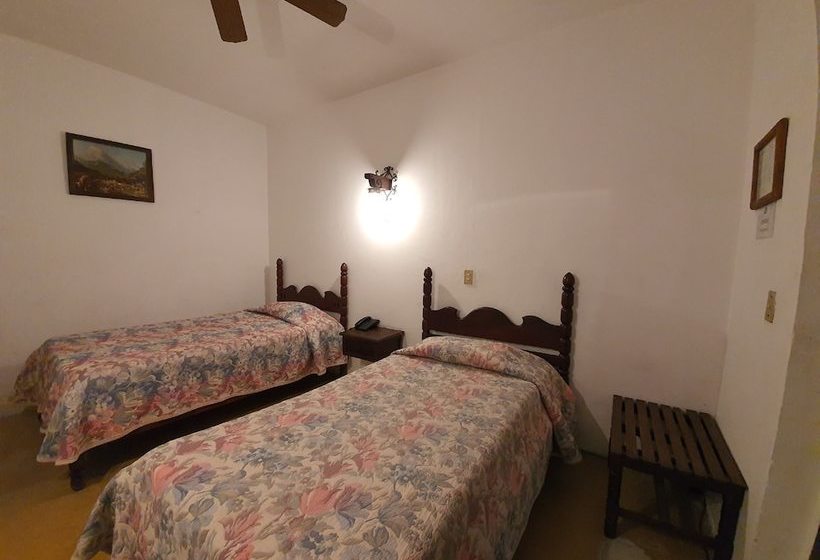 فندق Colonial Restaurante & Bar