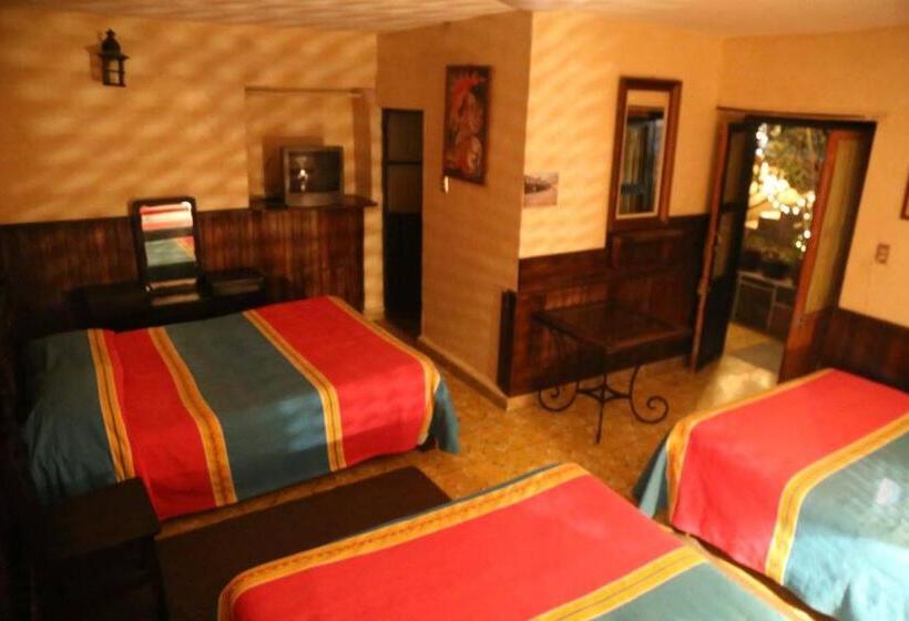 בית מלון כפרי Del Carmen