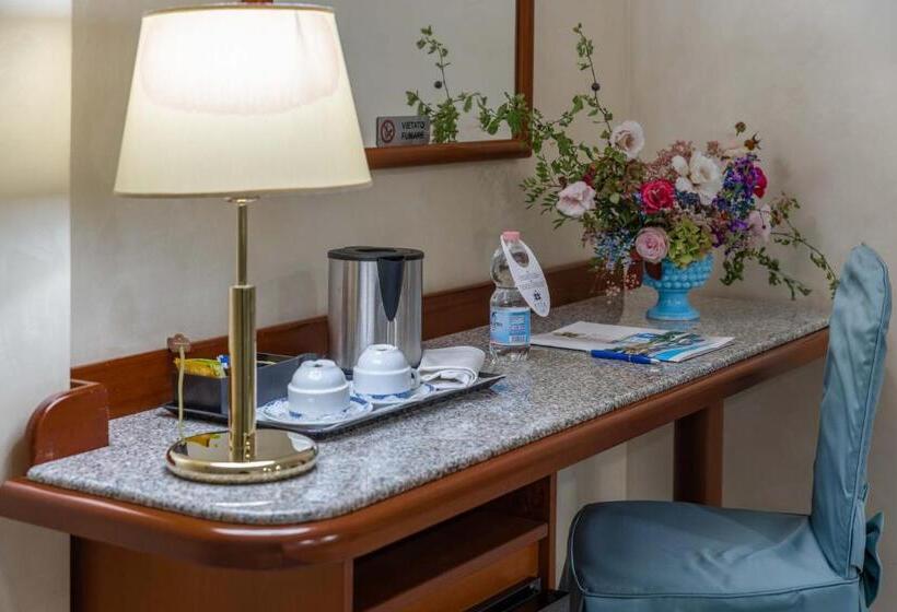 Edra Palace Hotel & Ristorante