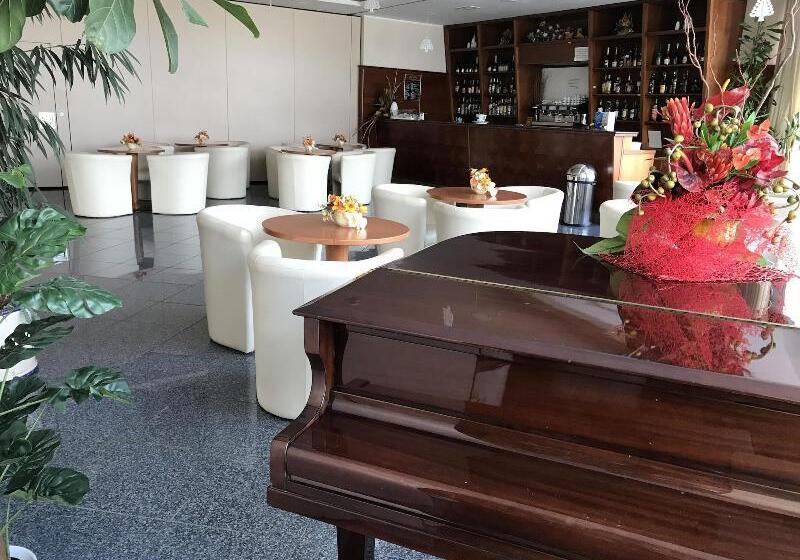 Edra Palace Hotel & Ristorante