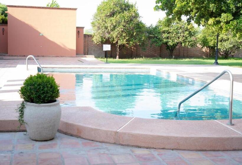 Отель Hacienda Cazadores