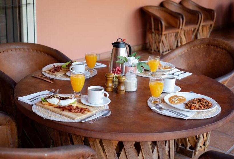 Отель Hacienda Cazadores