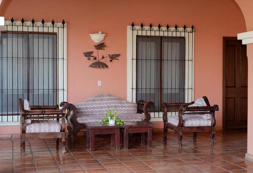 Отель Hacienda Cazadores