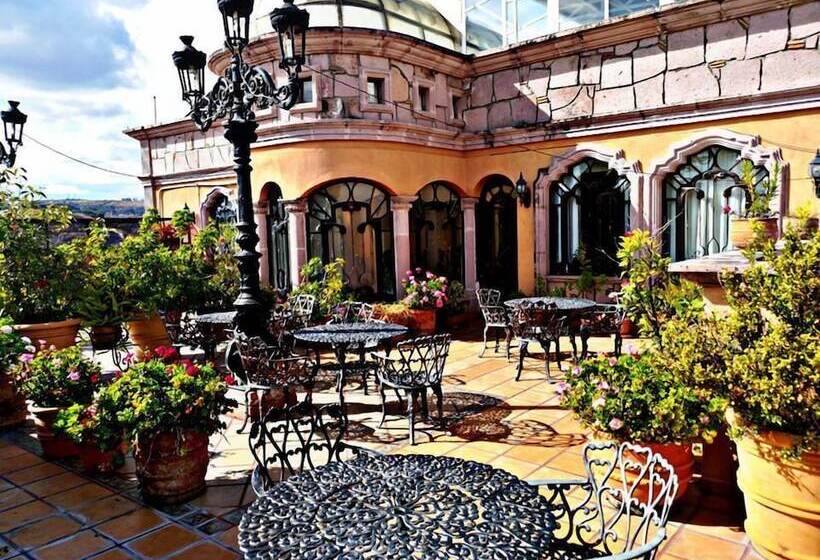 Отель Hacienda Los Narcisos