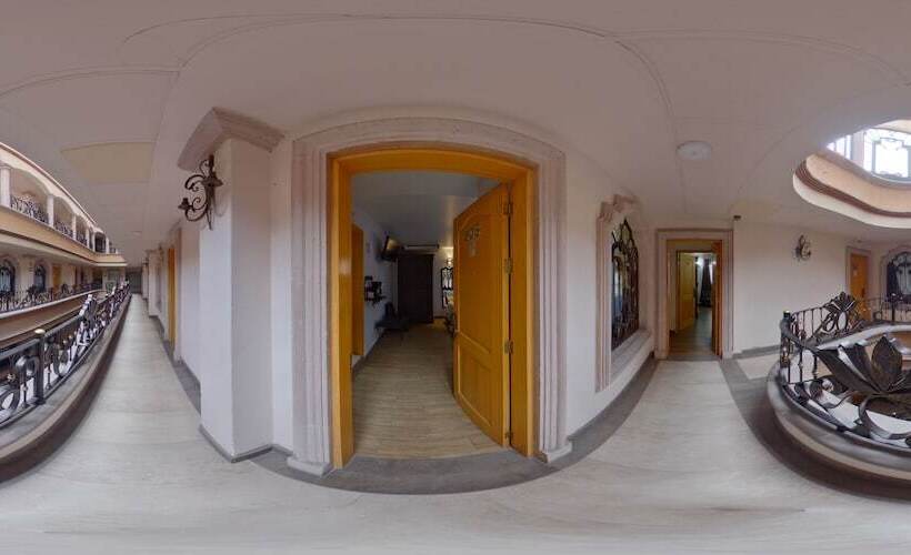 Отель Hacienda Los Narcisos