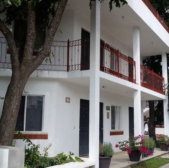 ホテル Hospedaje Parras