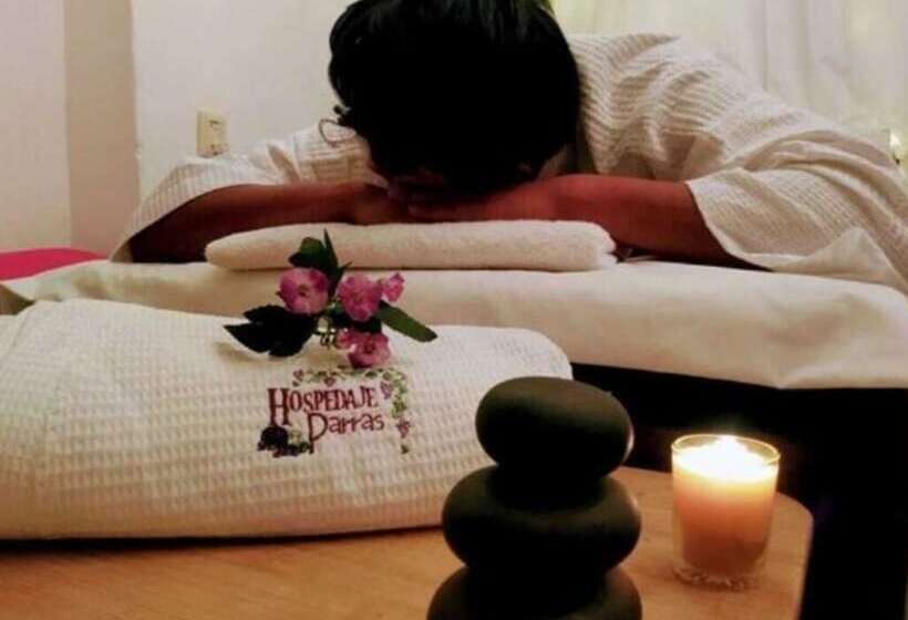 ホテル Hospedaje Parras