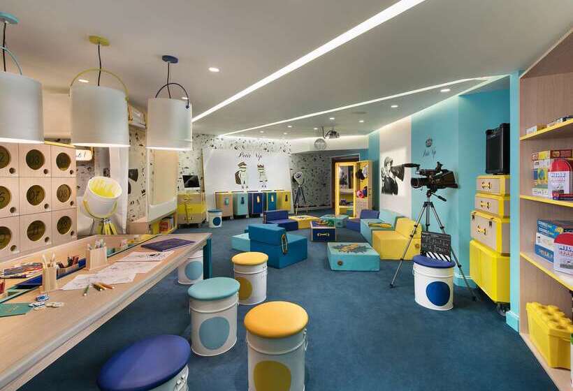 ホテル Hôtel Barrière Les Neiges Courchevel