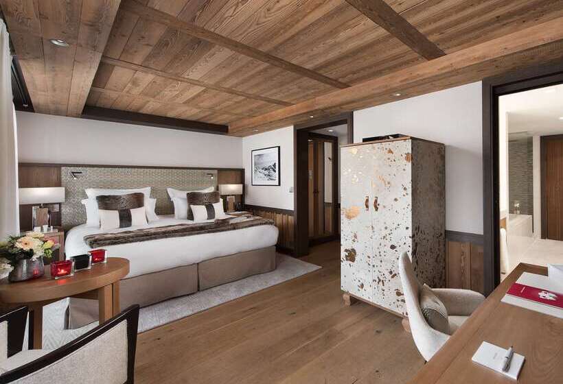 ホテル Hôtel Barrière Les Neiges Courchevel