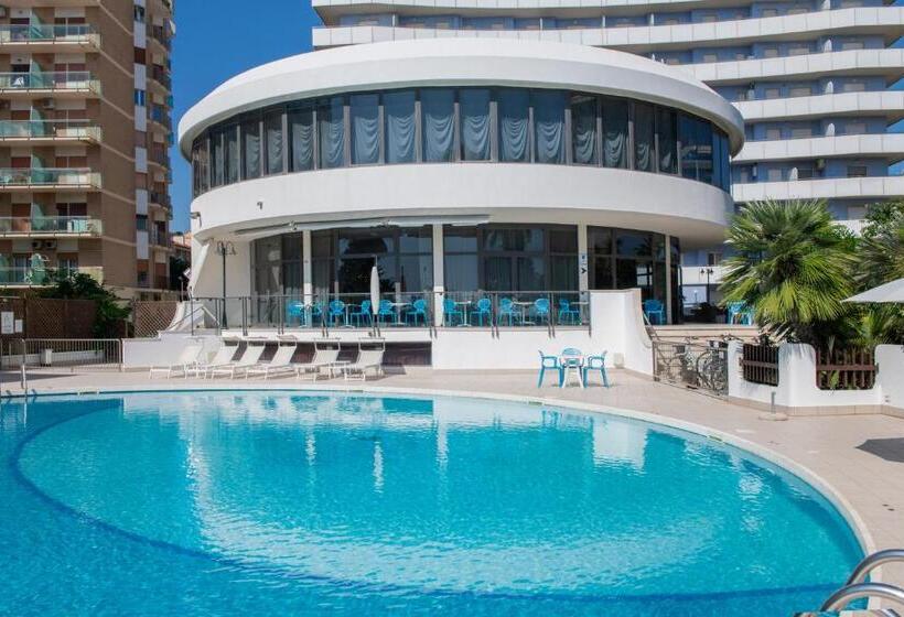 ホテル International