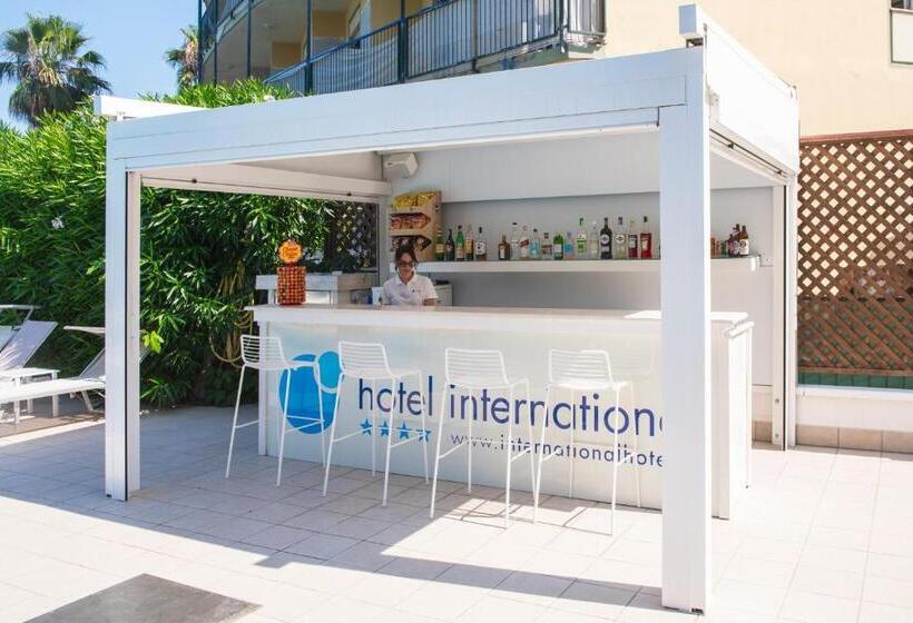 ホテル International