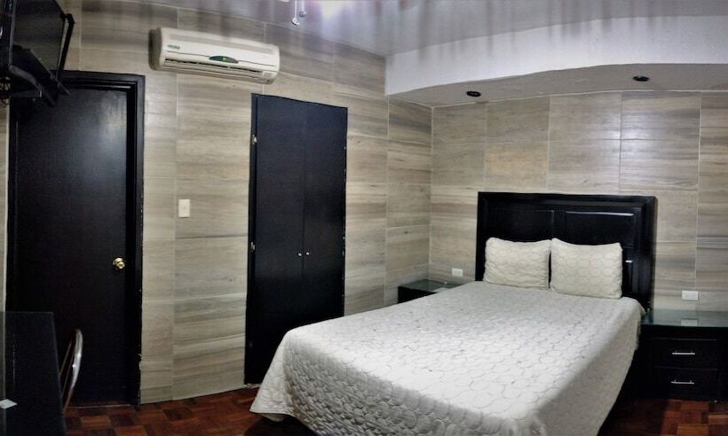 בית מלון כפרי Laguna Inn