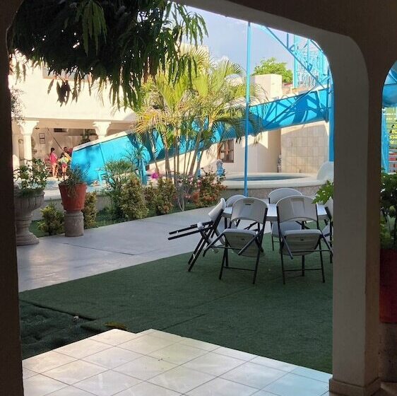 ホテル Mansión Serrano