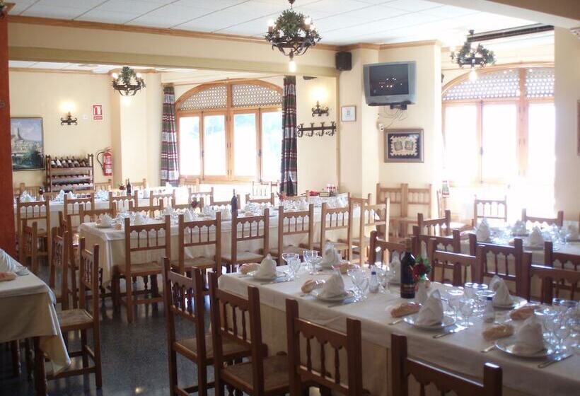 בית מלון כפרי Mesón El Castillo