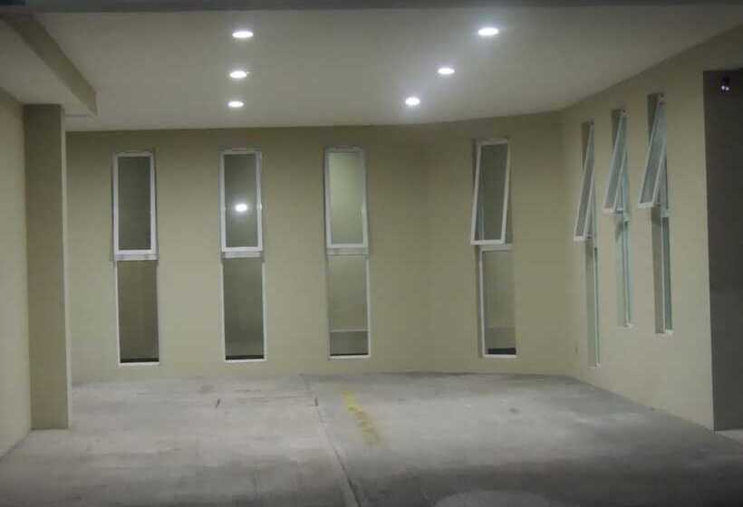 ホテル Metropolitano Tampico