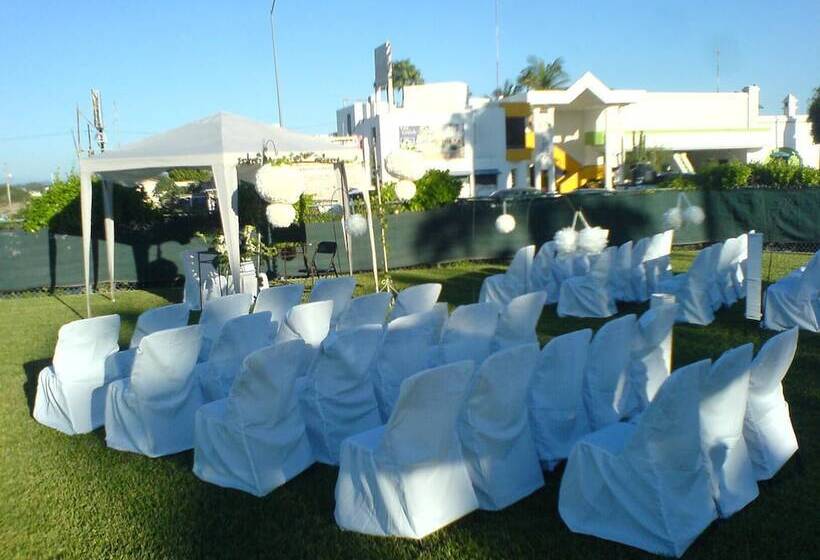 فندق Navojoa Plaza