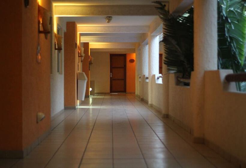 هتل Palapa Palace