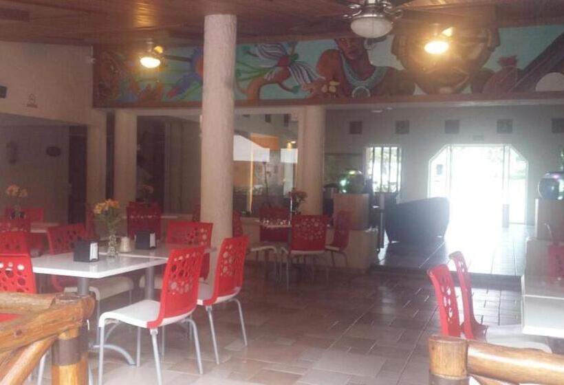 هتل Palapa Palace