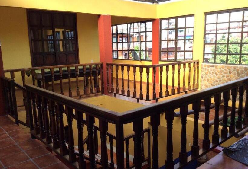 בית מלון כפרי Posada Aguila Real