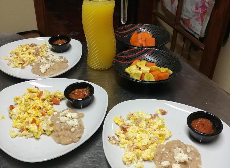 فندق Posada Santa Fe