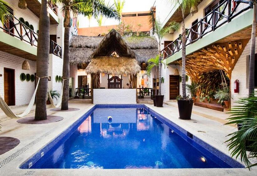 בית מלון כפרי Selina Sayulita