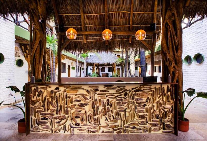 בית מלון כפרי Selina Sayulita