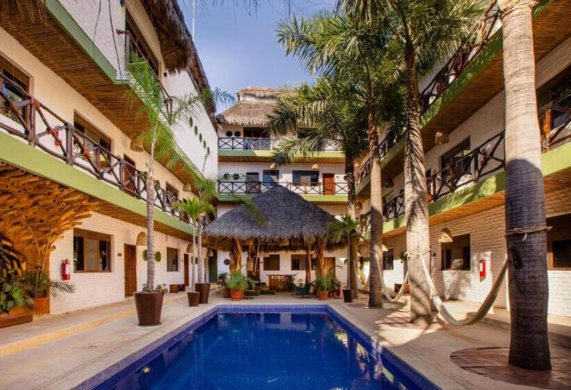 בית מלון כפרי Selina Sayulita