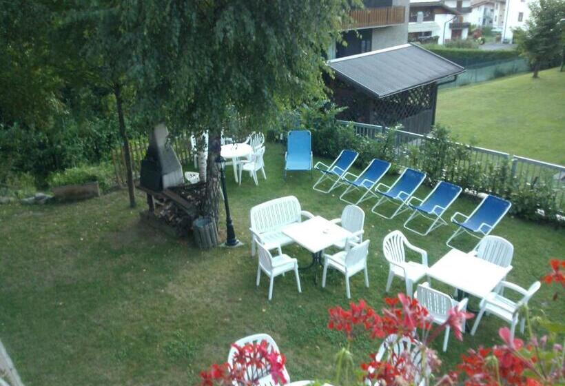 בית מלון כפרי Serena