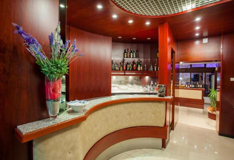 בית מלון כפרי Sileoni Dépendance Villa Antonio