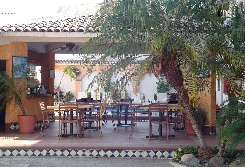 Отель & Suites Coral