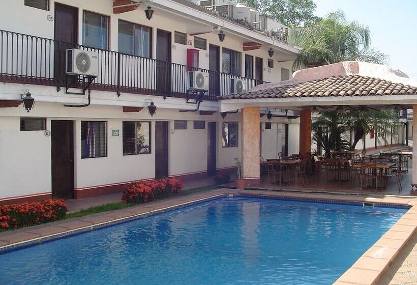 Отель & Suites Coral