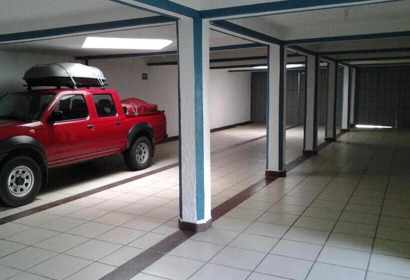 فندق Tres Marías