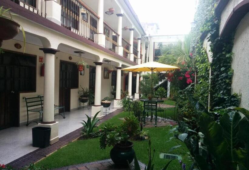 فندق Tres Marías