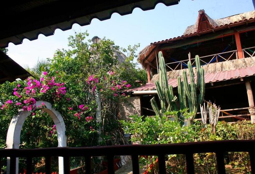 هتل Villa Escondida