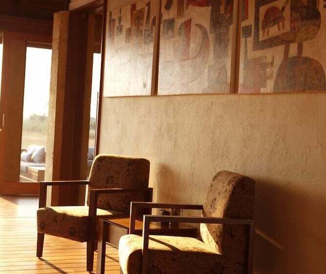 هتل Wildman Wilderness Lodge