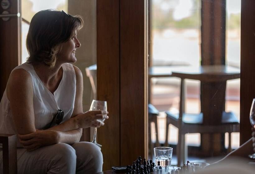 هتل Wildman Wilderness Lodge