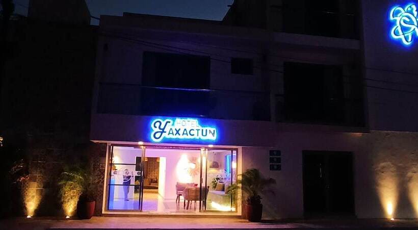 호텔 Yaxactun