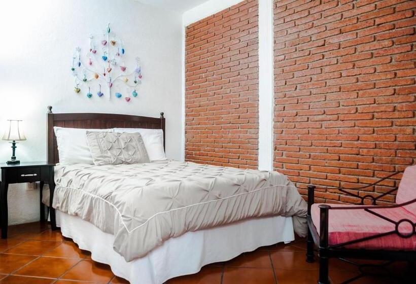 Las Mariposas Hotel & Studios