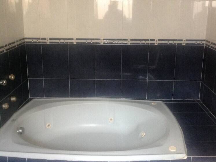 모텔 Autohotel La Escondida