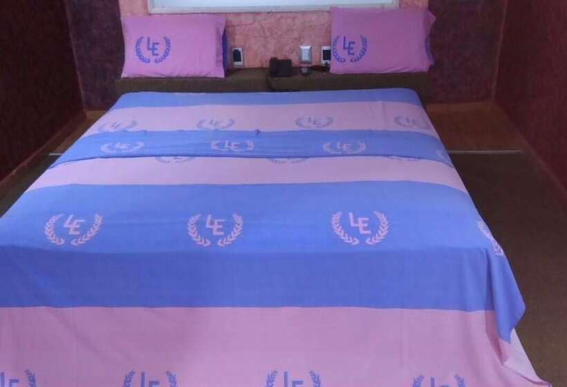 모텔 Autohotel La Escondida