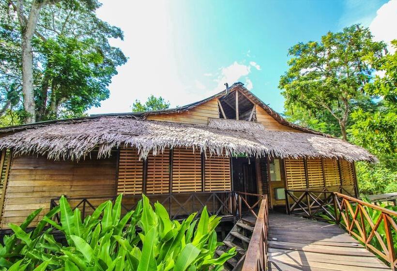 هتل On Vacation Amazon