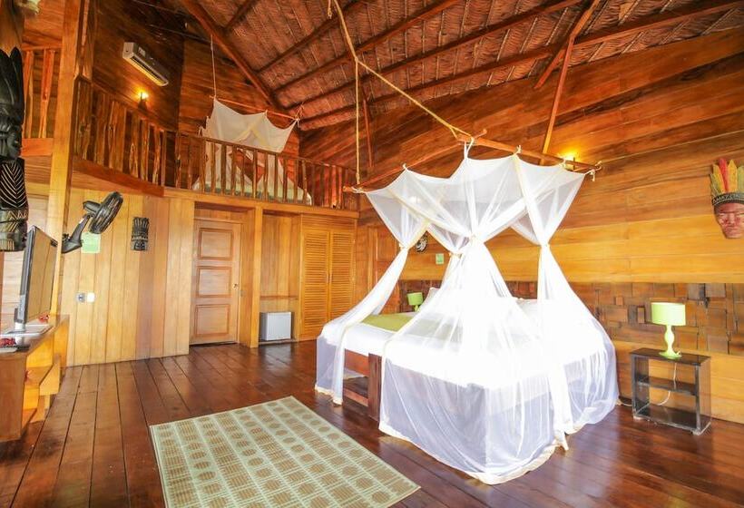 هتل On Vacation Amazon