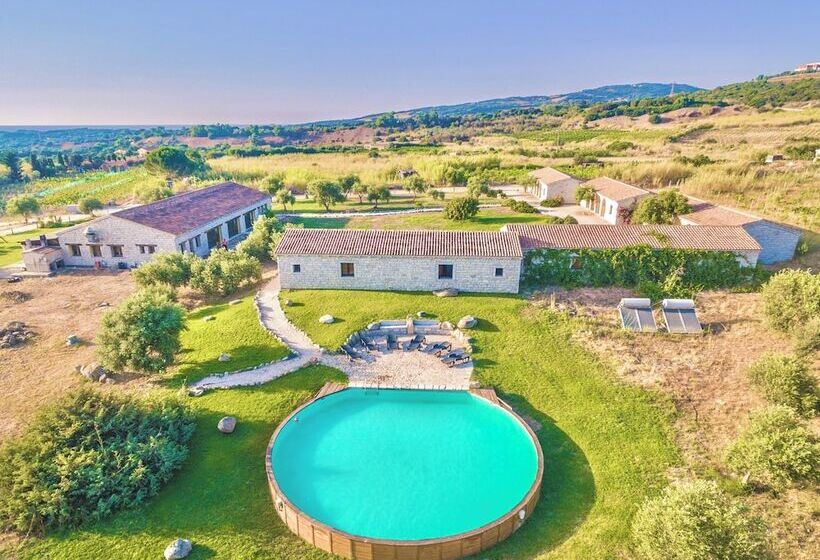 B & B With Swimming Pool In Badesi