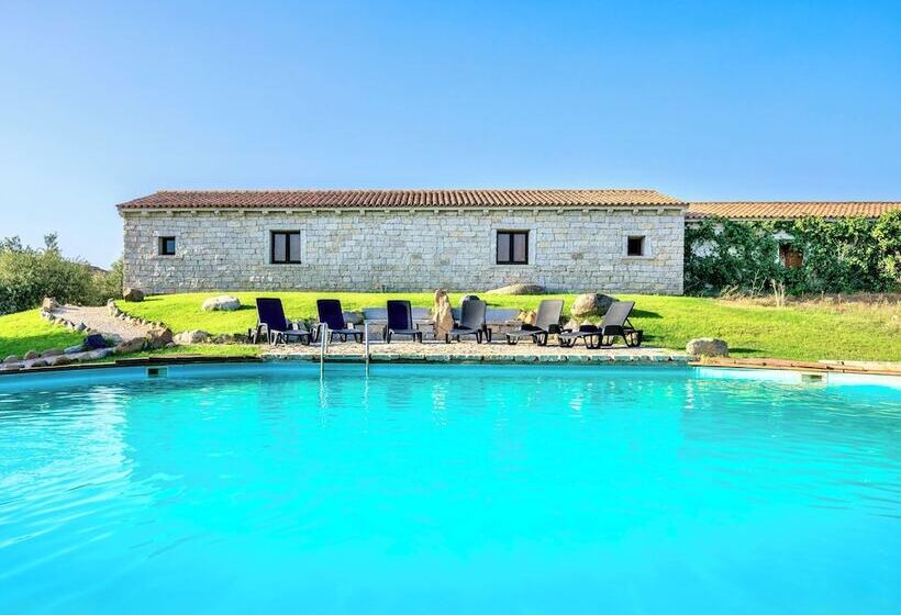 B & B With Swimming Pool In Badesi