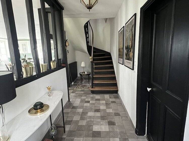 Bed and Breakfast Manoir De Grimbosq