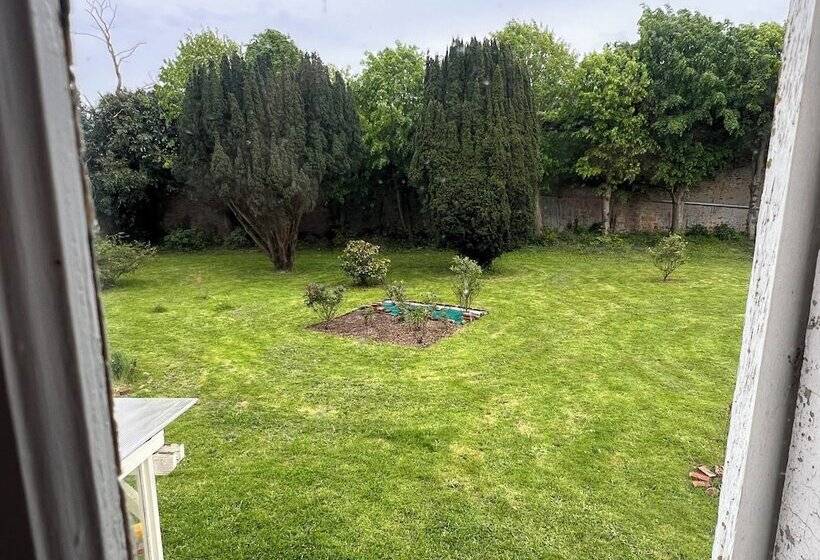 Bed and Breakfast Manoir De Grimbosq