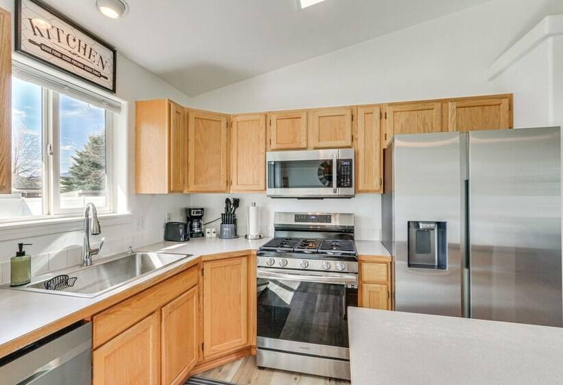 Charming Home W/ Patio: 3 Mi To Hayden Lake!