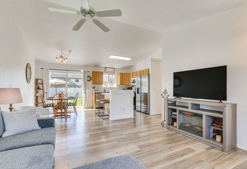 Charming Home W/ Patio: 3 Mi To Hayden Lake!